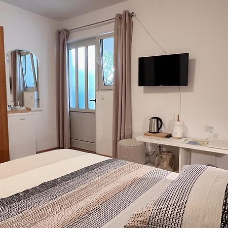 Room Tai - Spacious And Comfy With Private Terrace Hvar Town Exterior photo